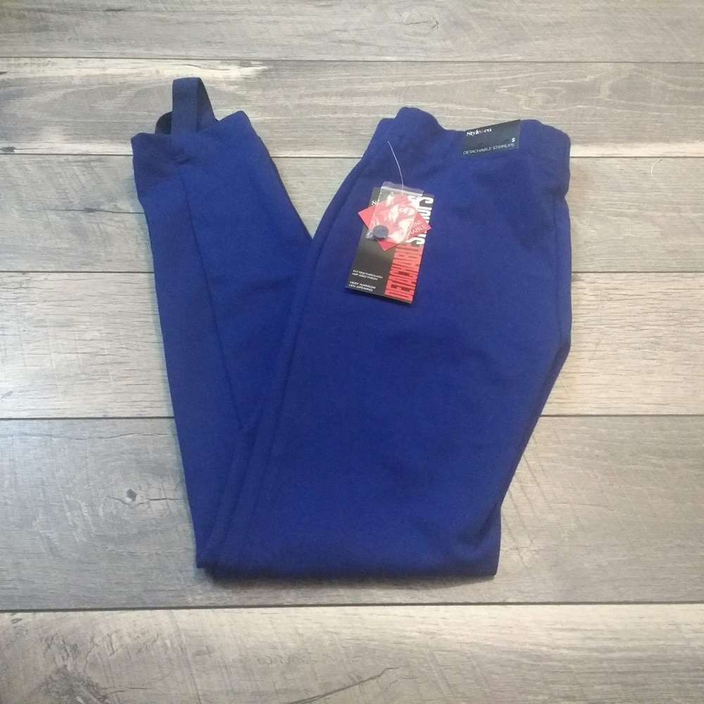 Style&co. blue stretch detachable stirrups